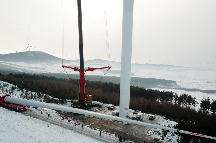 冰天雪地 中国最北省份风电机组运行、建设“两头热”