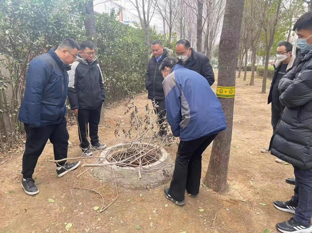 漯河市城市运行和调度服务中心扎实推进窨井盖专项整治