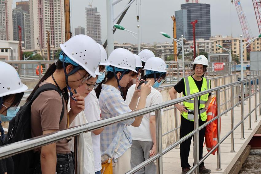 滨河水质净化厂提标扩建工程项目邀请学生参观打卡