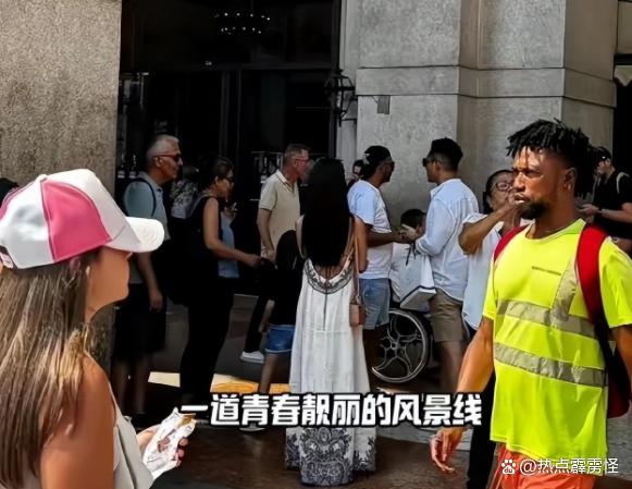 小杨阿姨成暑期带娃主力军，大S在家忙啥呢？不应该陪孩子吗？