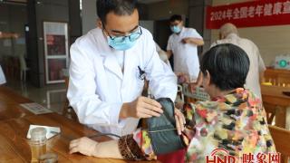 睢县人民医院赴养老中心开展全国老年健康宣传周义诊活动