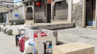 深圳城中村统租搬家车随处可见，租客：从没见过这样的搬迁潮