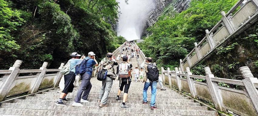 泰安市摄影家协会摄影采风之旅走进神秘的天门山