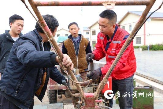 独山：农机检修服务忙 春耕备耕有保障