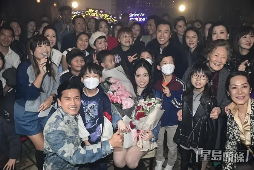 甄子丹女儿新歌发布会！丈母娘美貌超惊艳，吕良伟杜德伟携妻捧场