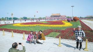 北京天安门广场景观布置完工
