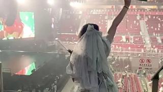 王源演唱会婚纱引发的「中国式离婚」