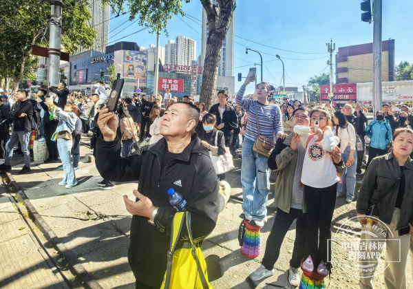 天天人山人海万众围观！“这有山”国庆“开山仪式”你知道有多震撼吗……