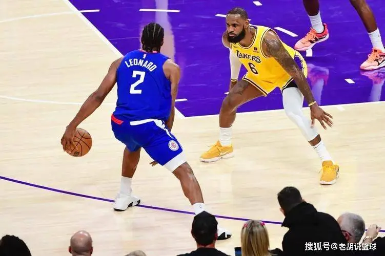 詹姆斯不满NBA排名，暗讽2大球星被高估，我才是现役最佳小前锋