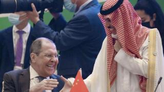 俄外交部：俄外长与沙特外长讨论“欧佩克+”形式合作