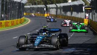 F1澳洲站：拉塞尔翻车阿隆索要负责，罚时20秒，第6变第8