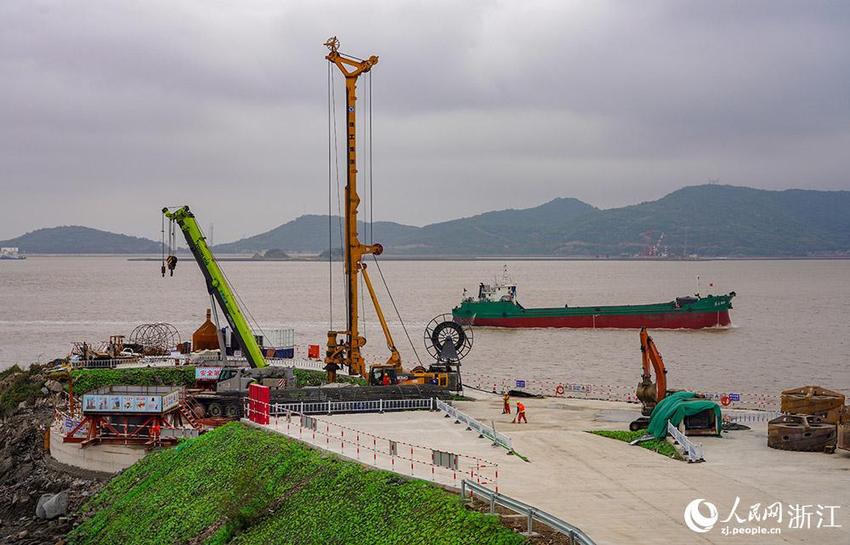 宁波舟山港六横公路大桥项目有序推进