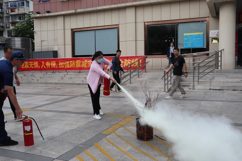 秦淮区多部门联合开展防震减灾宣传演练活动，提升养老院应急能力