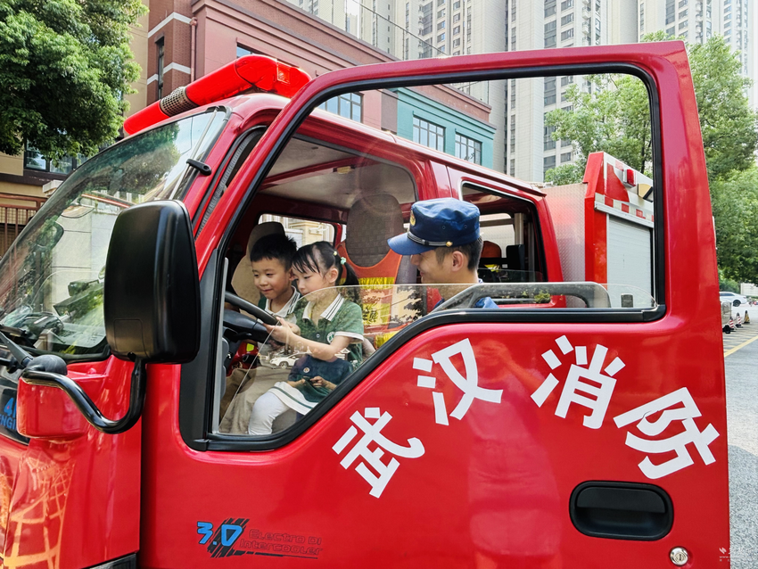 从娃娃抓起！童趣幼儿园开学上好“安全第一课”