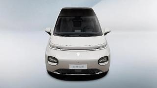 宝骏首款纯电轿车将于8月上市，配备全新logo