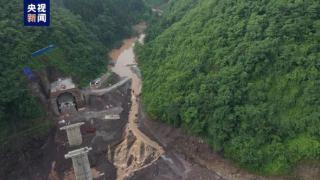 云南镇雄暴雨致160余人被转移至安全地带