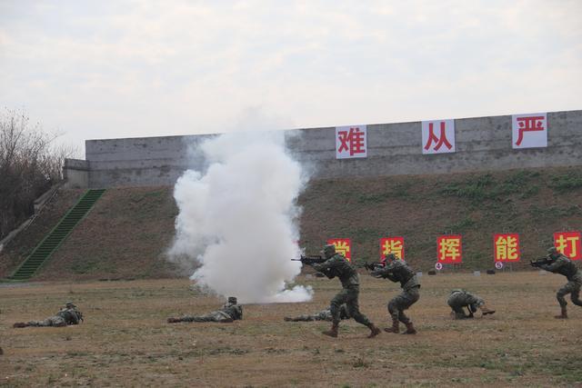 一个军事日，几多新亮点