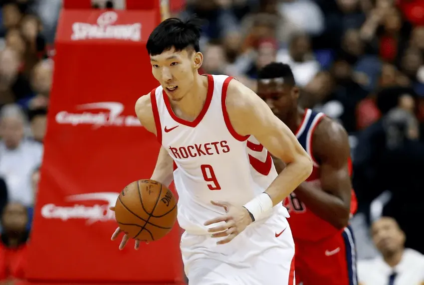 5年前和周琦争替补，如今签8700万肥约，娇妻堪称NBA最美