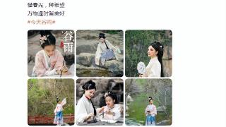 李小璐与女儿拍汉服写真，10岁甜馨长成美少女，古风装扮娇俏淑女