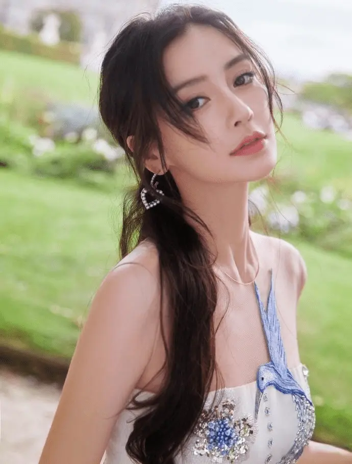 Lisa发文实锤Angelababy，欲冷处理却反遭官方实锤，多档节目被撤