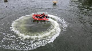华亭市消防救援大队开展水域救援训练