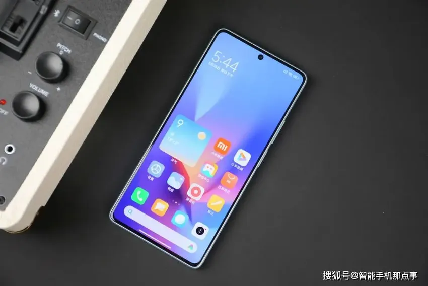 红米Note13 Turbo再次浮出水面：骁龙7+Gen3和直屏设计，三月发布