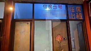 17岁小伙疑因付不起280元房租杀害房东，当地街道办称“据说行凶者自首”，警方：案子在调查当中，等通报吧