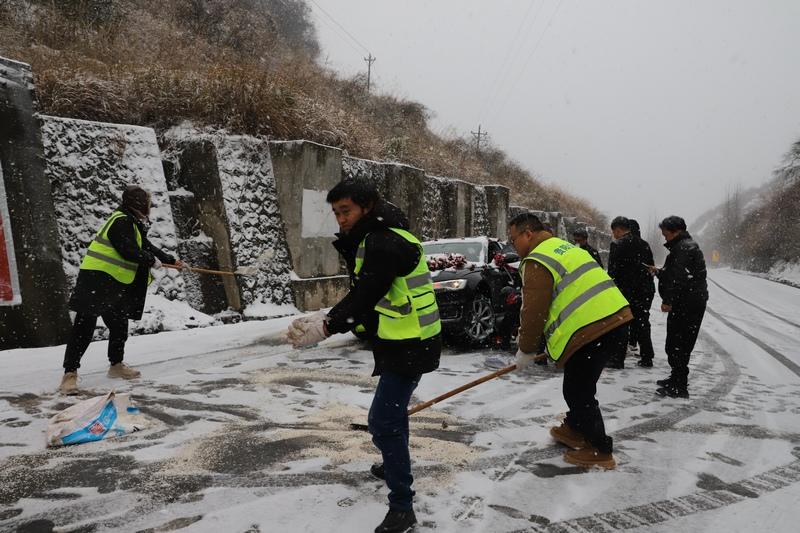 贵阳公路管理局：以雪为令 抗凝保畅