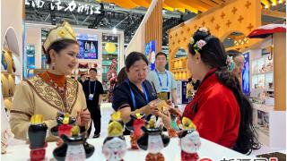 第十九届中国（深圳）国际文化产业博览交易会开幕 多业态产品带你游遍新疆好地方