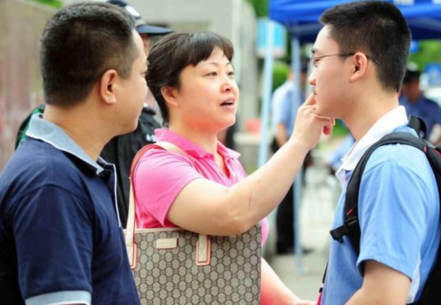 我妈发达后，开始帮助那些穷苦人家，这份善良让我感叹