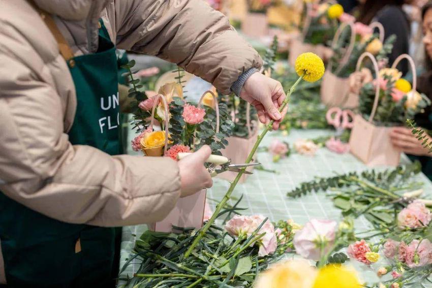 优衣库“花漾焕新”带来幸福感