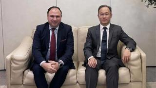 中国新任驻塞尔维亚大使李明抵达贝尔格莱德履新
