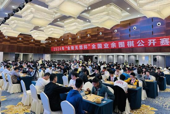 金陵无想杯全国业余围棋赛落幕 周振宇十连胜夺冠