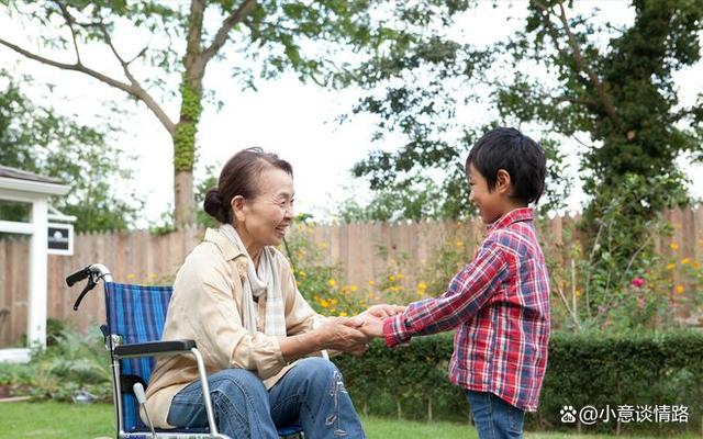 同学给她儿子办满月酒，请我去，我直接说没空，后来她把我拉黑了