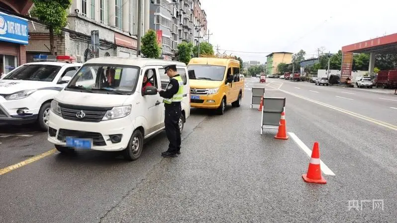 春季守护行动 璧山交巡警开展道路交通安全整治