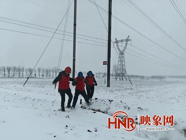 国网新蔡县供电公司：“闻雪而动”特巡忙