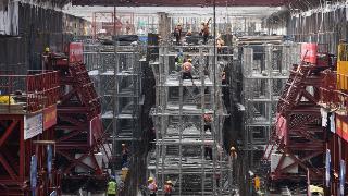 （国庆我在岗）大湾区建设者坚守岗位挥汗如雨