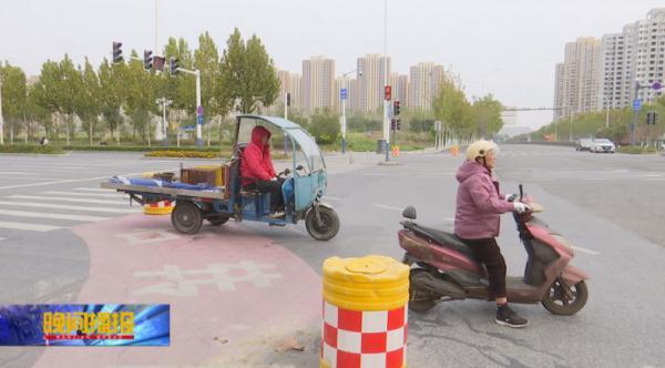 合肥大货车右转不停车，交警现场查处