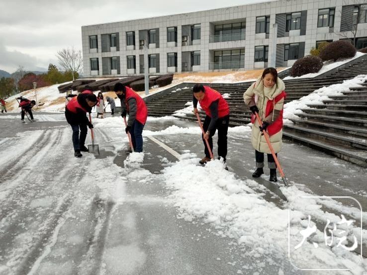 旌德多部门积极主动应对雨雪冰冻天气