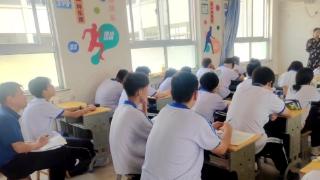 山东省淄博第十中学：深入教学一线 开展听课活动