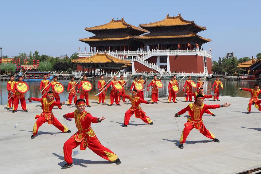 清明上河园：五一共接待游客超40万人次！