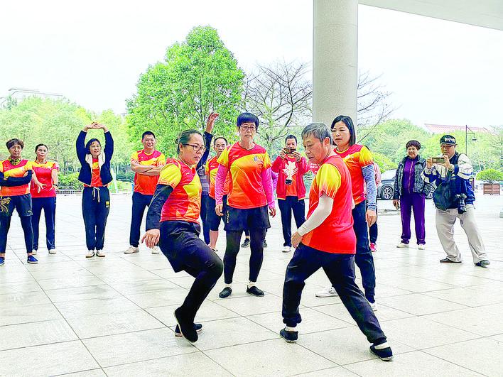 玉林毽友学习热情高