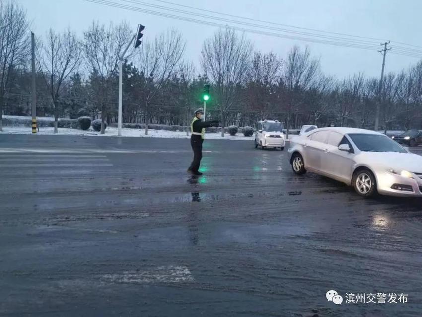 最美雪“警”|滨州交警以“雪”为令，线上＋线下守护加倍