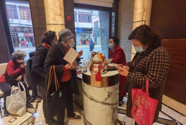 上海热门老字号年夜饭已满档，网友：在家做饭有年味