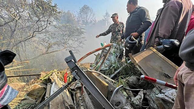 飞行员配偶死于尼泊尔空难相隔16年