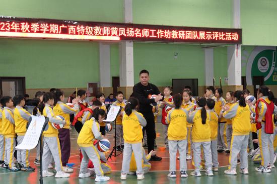 边境教育提升工程那坡县受援学校教研团队参加百色市第一小学展示评比活动