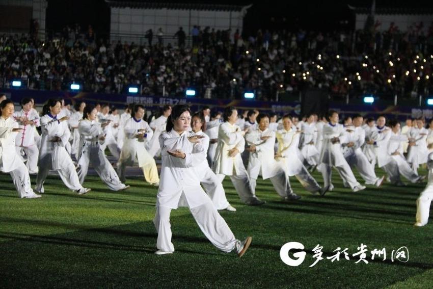 【一场盛会入画来】芦笙铜鼓、自行车极限运动……黔南州第八届运动会启动现场节目好精彩！