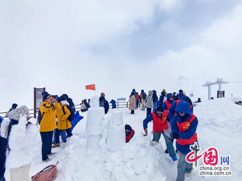 达古冰川景区“五一”假期旅游接待圆满收官！