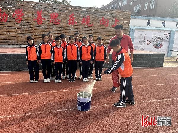 石家庄市柳林铺小学开展消防安全教育活动