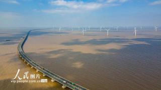 上海：东海大桥海上风电场美景如画